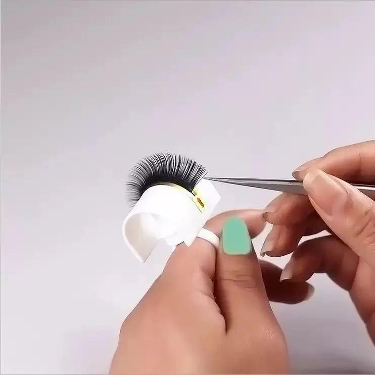 U-SHAPED RING - ANELLO A FORMA DI "U" Glamorous Lashes