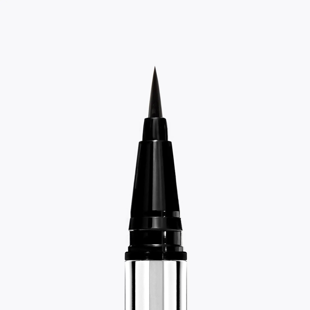 Mesauda EYELINER IN PENNA  EYES ON FLEEK